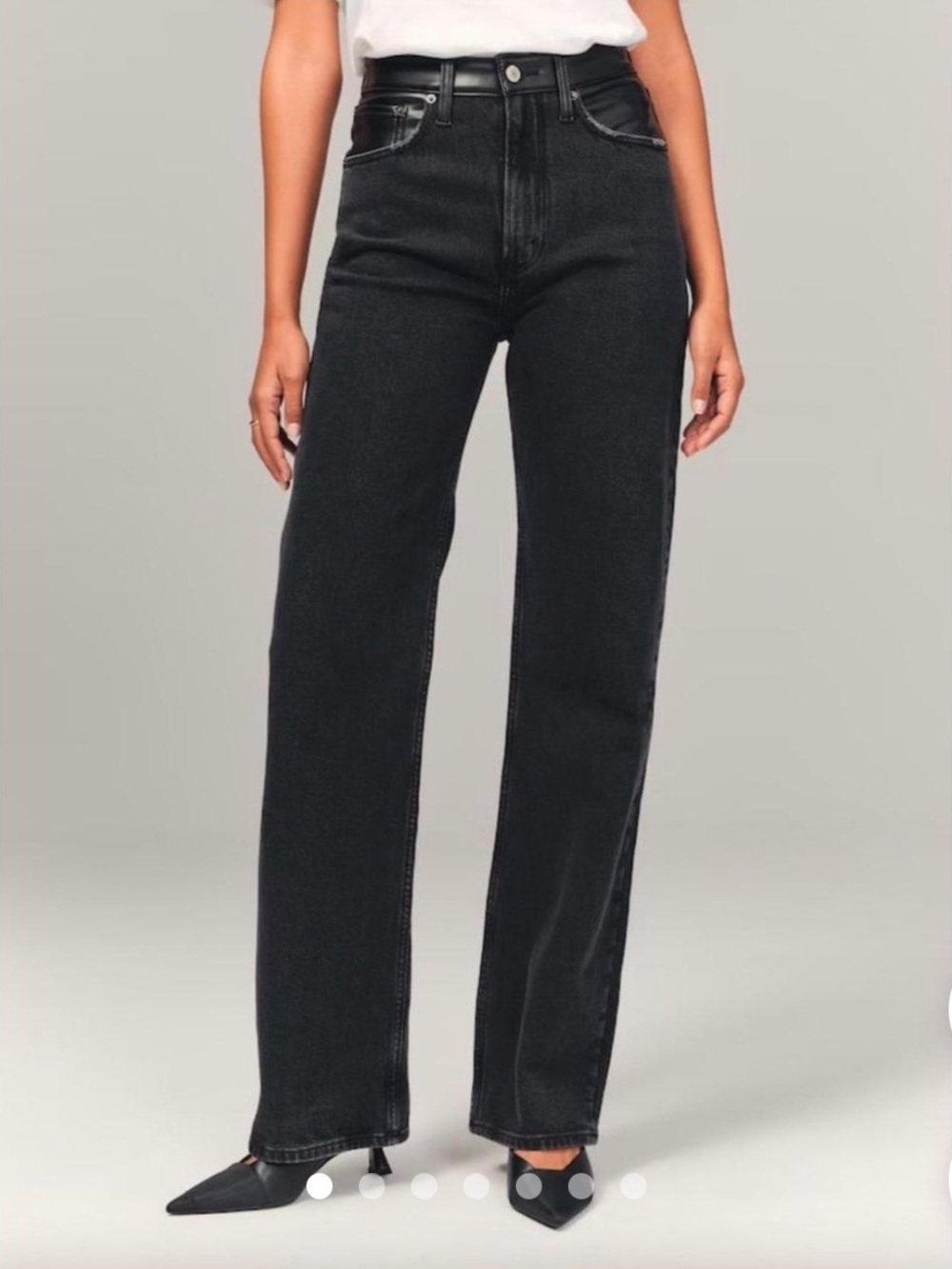 Abercrombie 90s Relaxed Jean High Rise Leather detail
